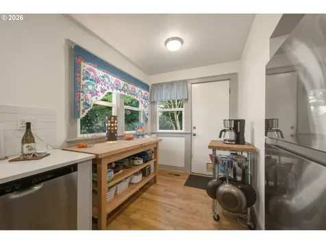 6220 NE 42nd Avenue Portland OR 97218
