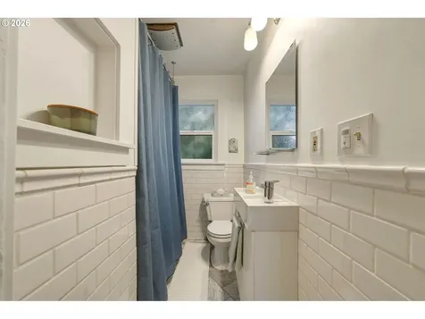 6220 NE 42nd Avenue Portland OR 97218
