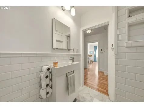 6220 NE 42nd Avenue Portland OR 97218