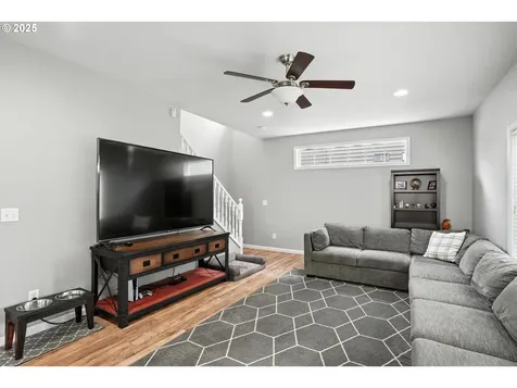 2137 N Q Street Washougal WA 98671