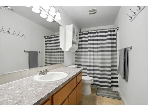 2137 N Q Street Washougal WA 98671