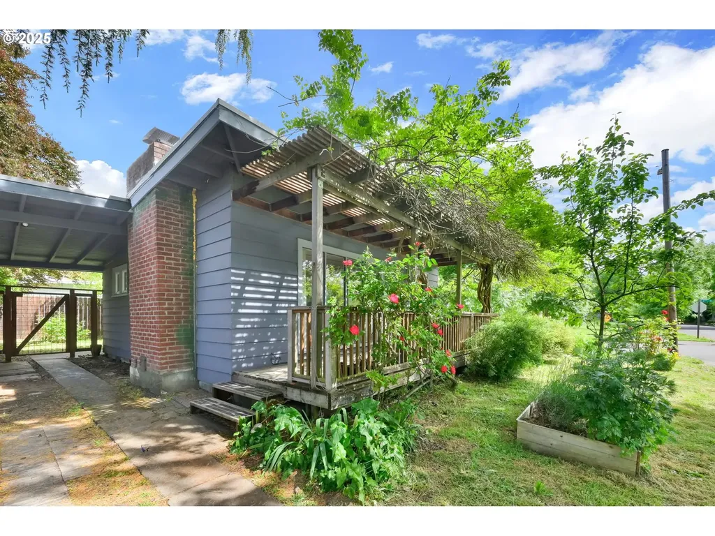2695 Kincaid Street Eugene OR 97405