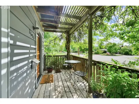 2695 Kincaid Street Eugene OR 97405