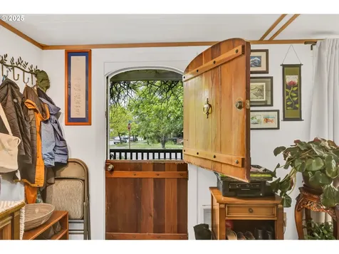 2695 Kincaid Street Eugene OR 97405
