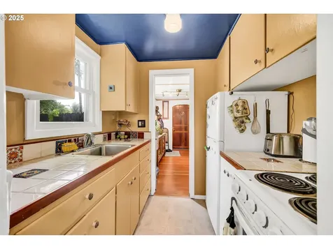 2695 Kincaid Street Eugene OR 97405