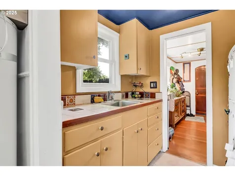 2695 Kincaid Street Eugene OR 97405