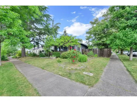 2695 Kincaid Street Eugene OR 97405