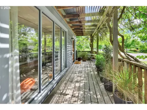 2695 Kincaid Street Eugene OR 97405