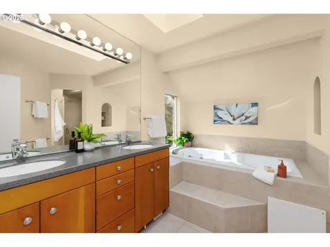 13413 Vermeer Drive Lake Oswego OR 97035