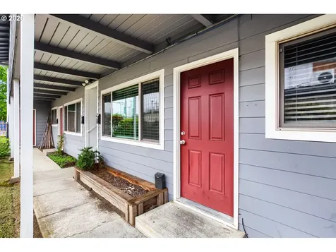 7555 N Portsmouth Avenue Portland OR 97203