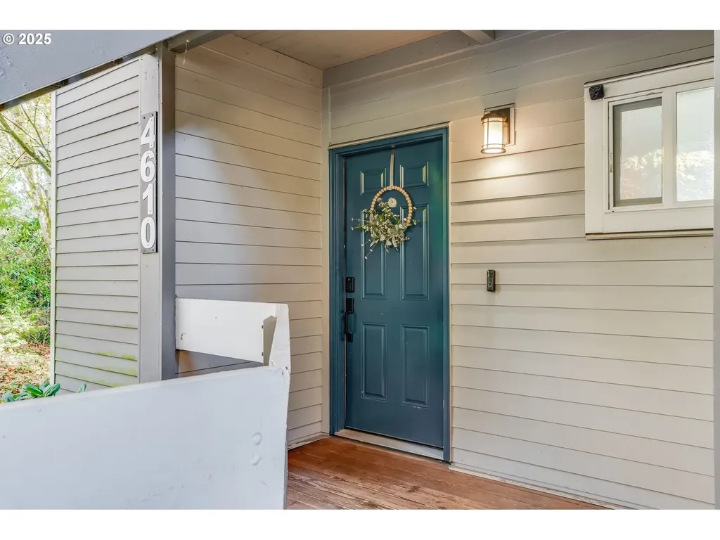 4610 Lower Drive Lake Oswego OR 97035