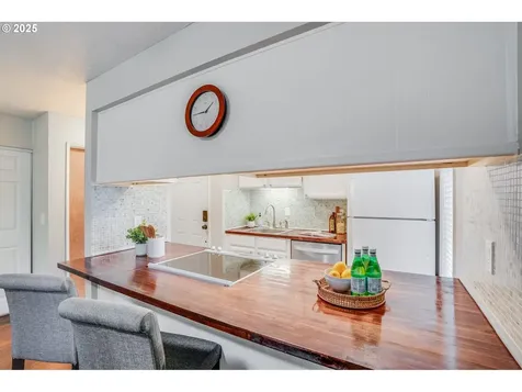 4610 Lower Drive Lake Oswego OR 97035