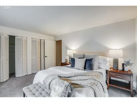 4610 Lower Drive Lake Oswego OR 97035
