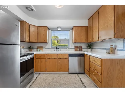 6134 NE Multnomah Street Portland OR 97213
