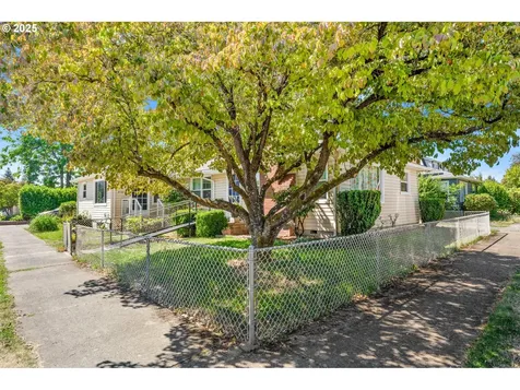 6134 NE Multnomah Street Portland OR 97213