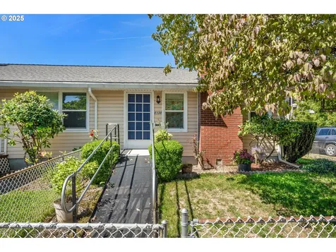 6134 NE Multnomah Street Portland OR 97213