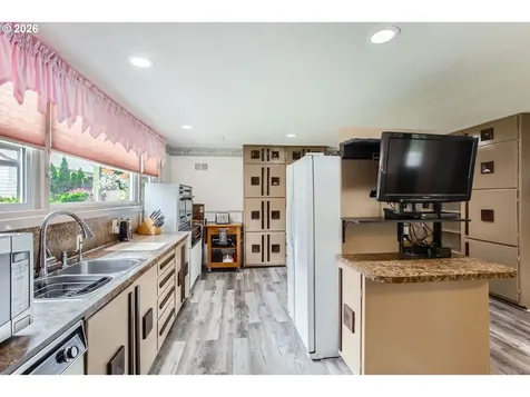 4504 SE 85th Avenue Portland OR 97266