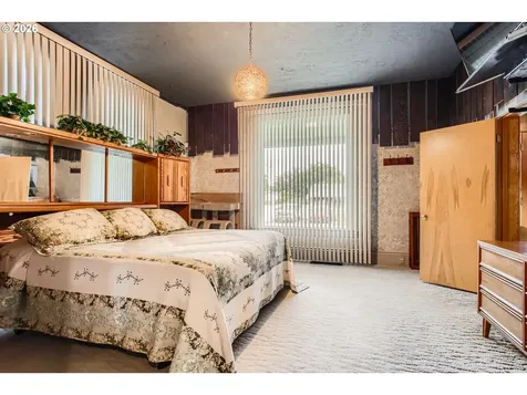 4504 SE 85th Avenue Portland OR 97266