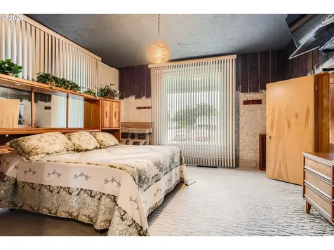 4504 SE 85th Avenue Portland OR 97266