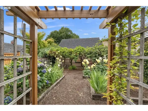 3736 SE Tolman Street Portland OR 97202