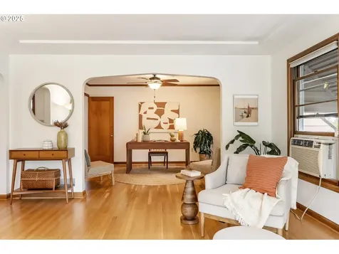 3736 SE Tolman Street Portland OR 97202