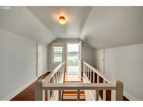 200 Columbia Street Cathlamet WA 98612