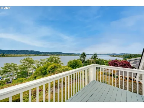 200 Columbia Street Cathlamet WA 98612