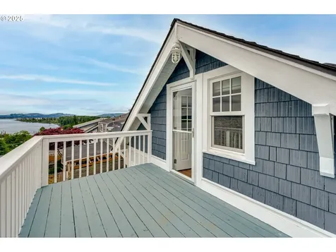 200 Columbia Street Cathlamet WA 98612