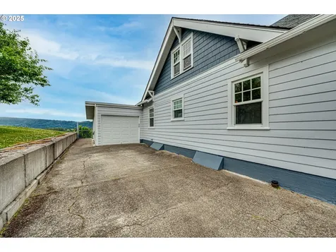 200 Columbia Street Cathlamet WA 98612
