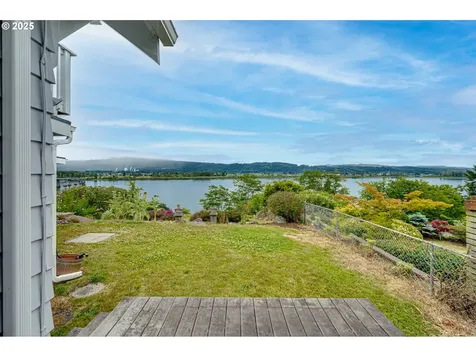200 Columbia Street Cathlamet WA 98612