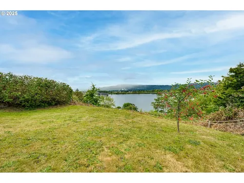 200 Columbia Street Cathlamet WA 98612
