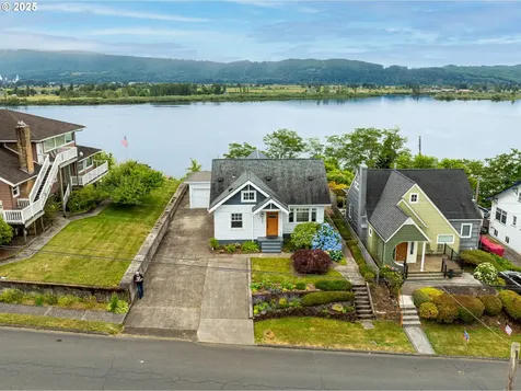 200 Columbia Street Cathlamet WA 98612