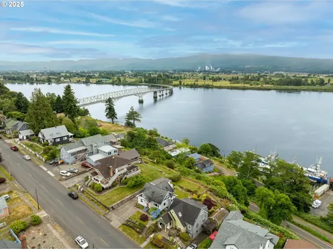 200 Columbia Street Cathlamet WA 98612