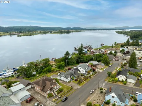 200 Columbia Street Cathlamet WA 98612