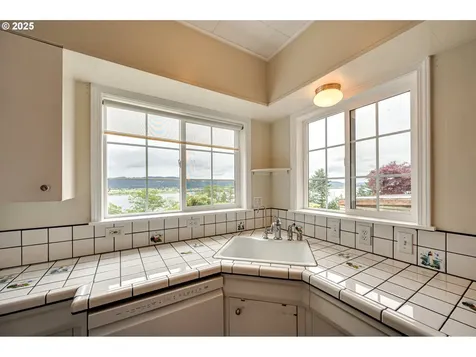 200 Columbia Street Cathlamet WA 98612