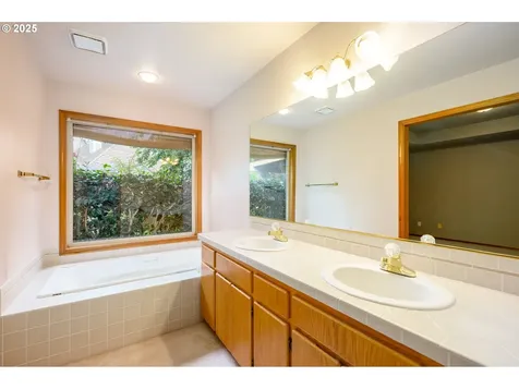2286 NW Michelbook Lane Mcminnville OR 97128