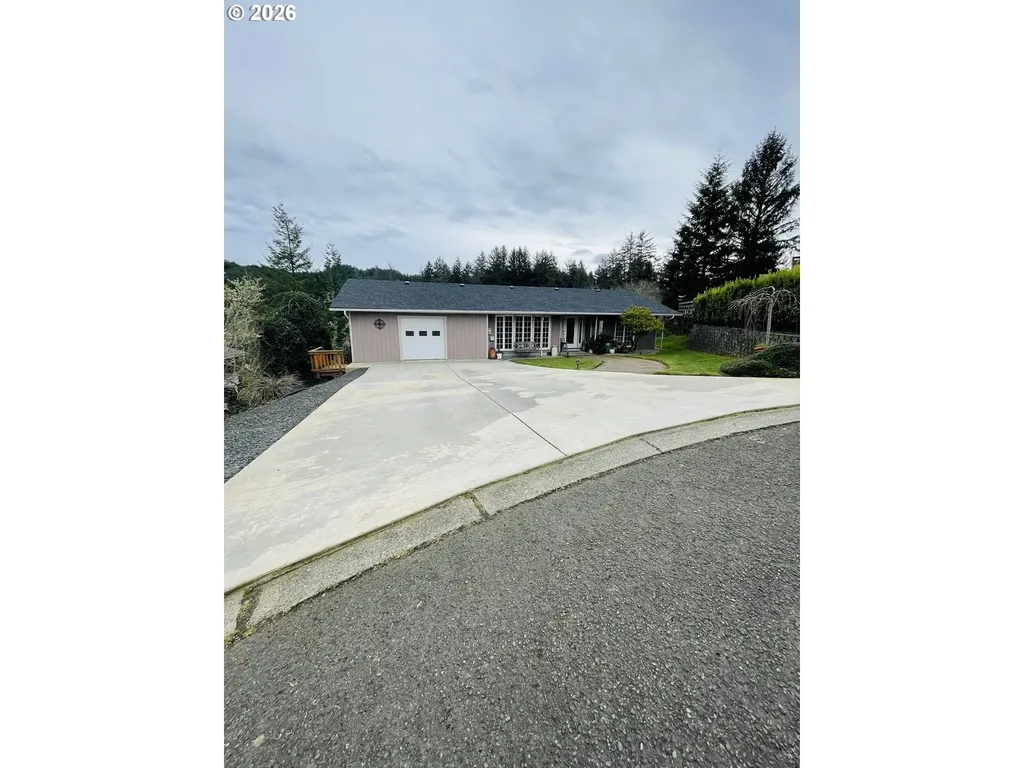 922 Fern Place Reedsport OR 97467