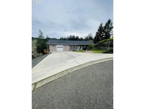 922 Fern Place Reedsport OR 97467