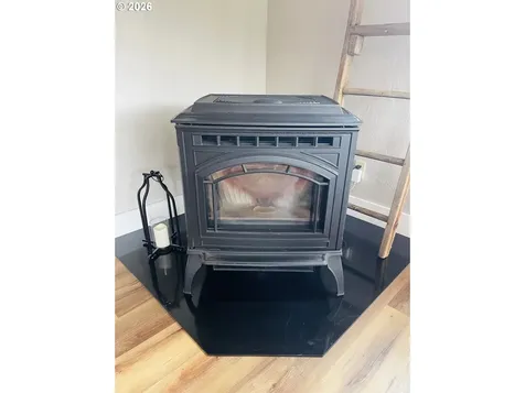 922 Fern Place Reedsport OR 97467