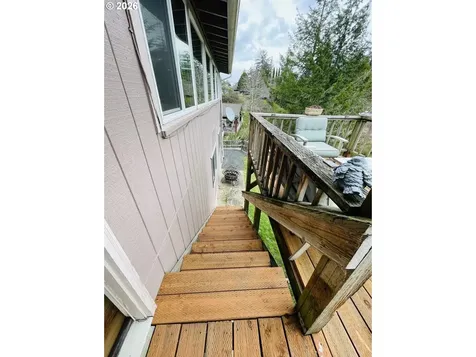 922 Fern Place Reedsport OR 97467