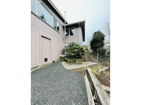 922 Fern Place Reedsport OR 97467