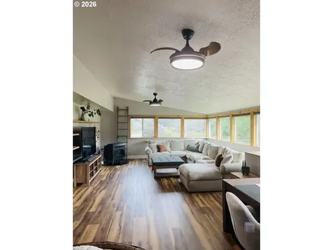 922 Fern Place Reedsport OR 97467