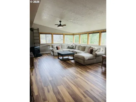 922 Fern Place Reedsport OR 97467