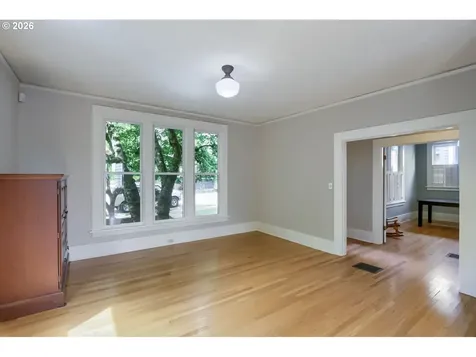 904 SE 70th Avenue Portland OR 97215