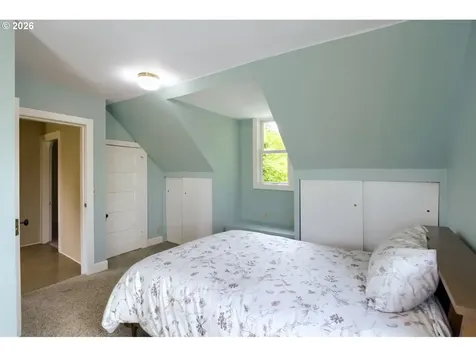 904 SE 70th Avenue Portland OR 97215