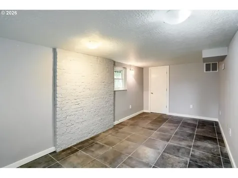 904 SE 70th Avenue Portland OR 97215