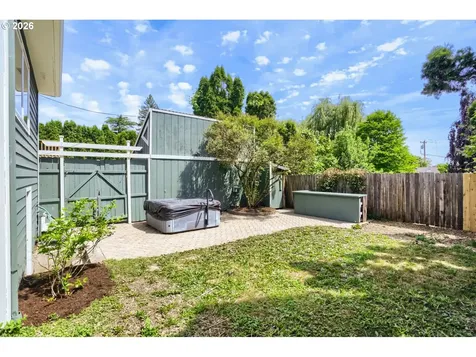 904 SE 70th Avenue Portland OR 97215