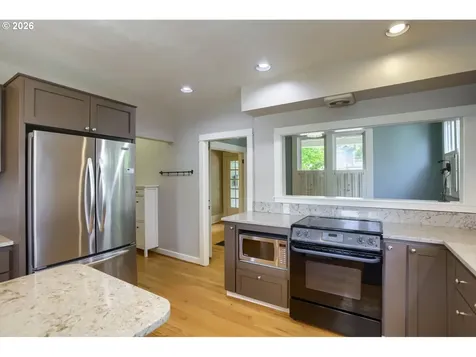 904 SE 70th Avenue Portland OR 97215