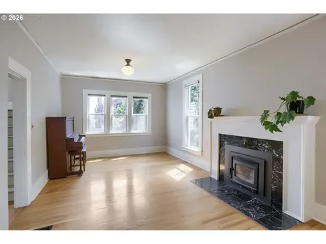 904 SE 70th Avenue Portland OR 97215