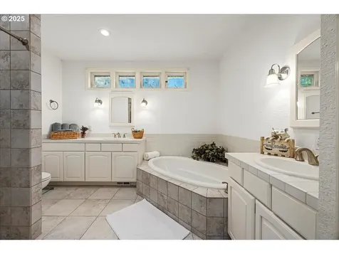 5085 SW Greenwood Circle Tualatin OR 97062
